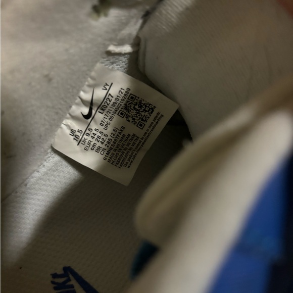 Louis Vuitton Nike Air Force One. Great condition. Limited edition collectors - Picture 5 of 5